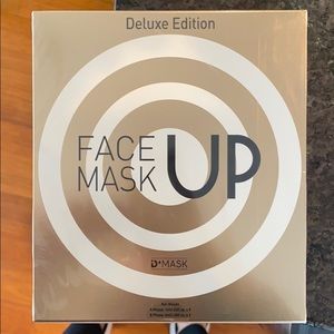 Dmask face mask up NIB